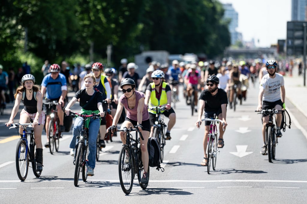 Auf 20 Routen mit insgesamt rund 2.000 Kilometern fuhren am Sonntag Tausende Menschen aus dem Berliner Umland in die Innenstadt.