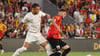 Romulo (r.) im Zweikampf mit Francisco Calvo von Hatayspor.