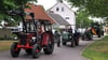 Beim Treckertreffen in Mützel zog eine Parade der schönen Landmaschinen-Oldtimer durch den Ort. 