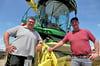 Der Chef Harwin Beenen (r.) und sein Pflanzenbauleiter Markus Schuricht 