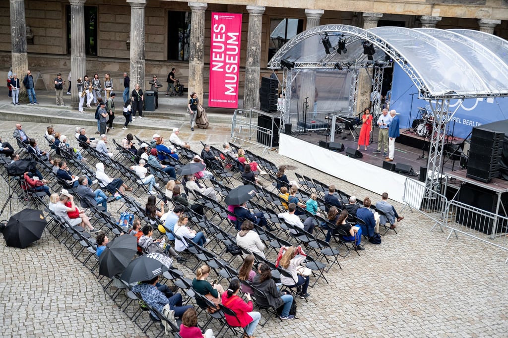 Der Festakt zum 200. Geburtstag der Berliner Museumsinsel fand bei Nieselregen statt.