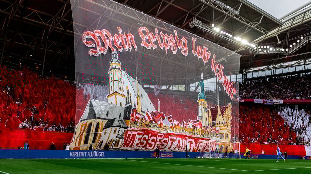 Die Fans von RB Leipzig mit einer aufwendigen Choreographie.