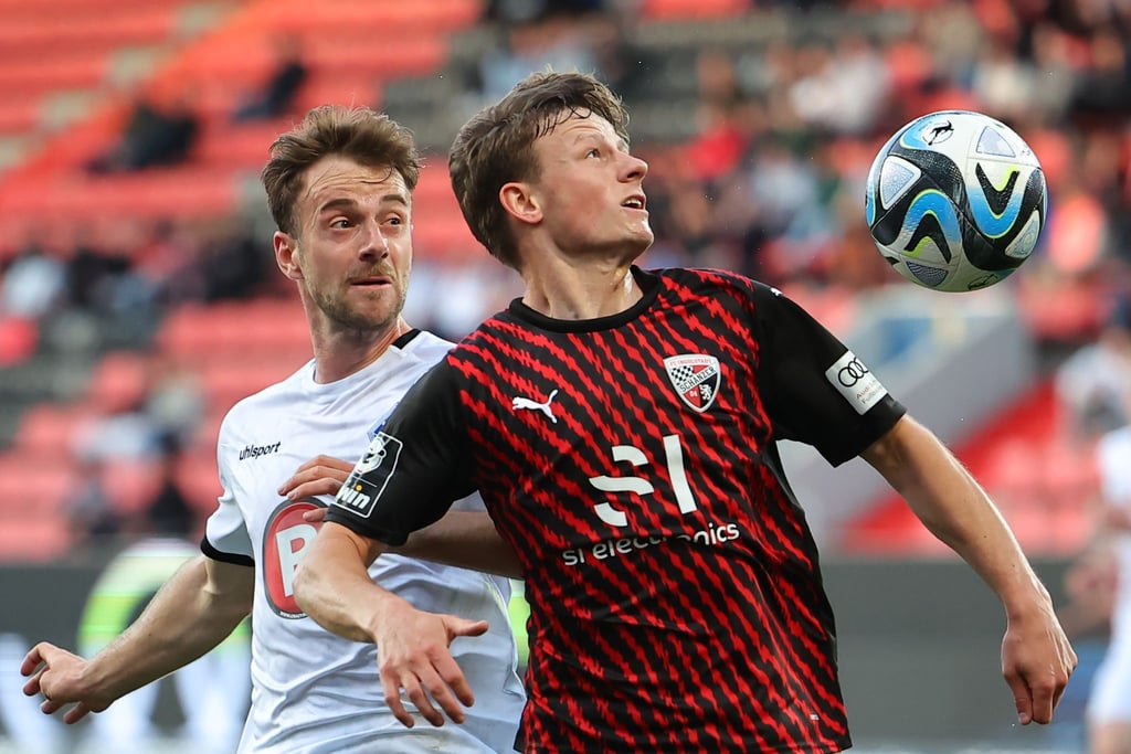 Moritz Seiffert (r.) wechselt zum FC Erzgebirge Aue.