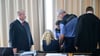 Ein Jogger wurde in Klipphausen überfahren - Die Witwe bestreitet den Mordvorwurf vor Gericht.