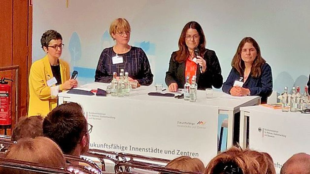 Vertreter der Stadt Dessau-Roßlau auf dem Kongress „Zukunftsfähige Innenstädte und Zentren“ in Essen