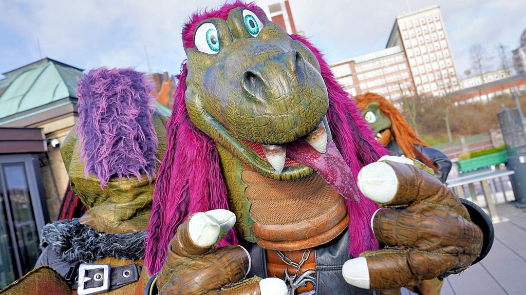 Die kinderfreundliche Dino-Metal-Band „Heavysaurus“ tritt beim Stendaler Rolandfest 2025 am Sonnabend, 14. Juni, um 14.30 Uhr auf dem Marktplatz auf.