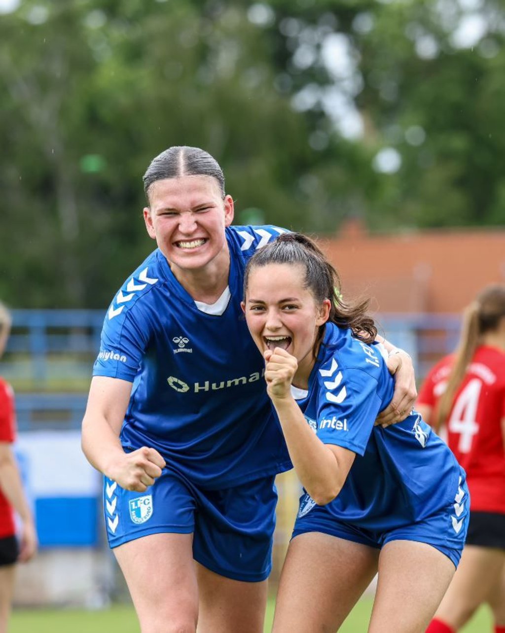 Die Frauen vom 1. FC Magdeburg jubeln über den Sieg gegen Turbine Potsdam II.