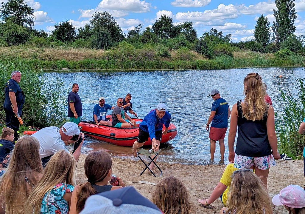 Das Schlauchboot-Rennen beim Biederitzer Ehlefest gehört auch in diesem Jahr wieder zu einem der Höhepunkte. Im vergangenen Jahr nahmen 22 Mannschaften daran teil.