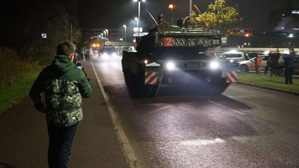 Panzer rollen wieder aus dem Kaliwerk Zielitz.