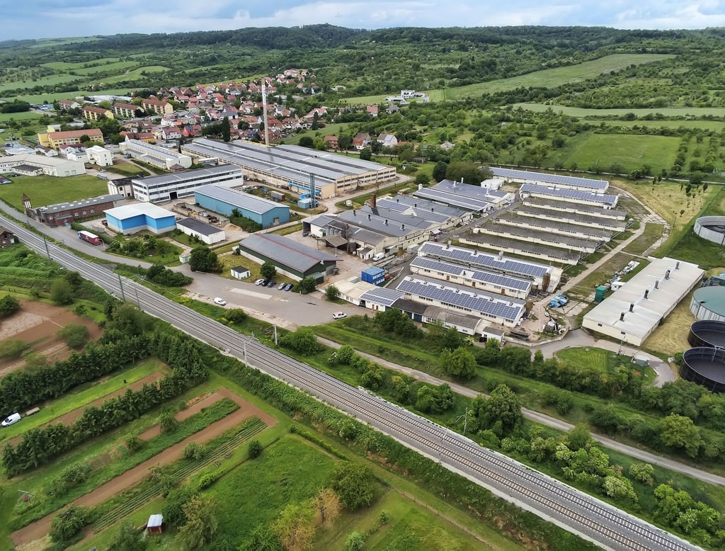 Auf diesem Gelände in Wallhausen ist auch die Schweinezucht ansässig. Die Kripo ermittelt wegen Verstoßes gegen das Tierschutzgesetz.