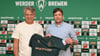 Willkommen in Bremen: Trainer Horst Steffen (l) mit Werders Sportchef Clemens Fritz