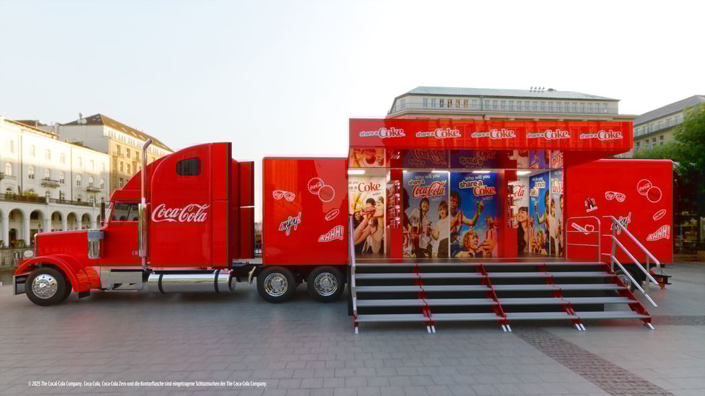 Der ikonische Coca-Cola-Truck macht am 5. Juni 2025 Station in Halle an der Saale.
