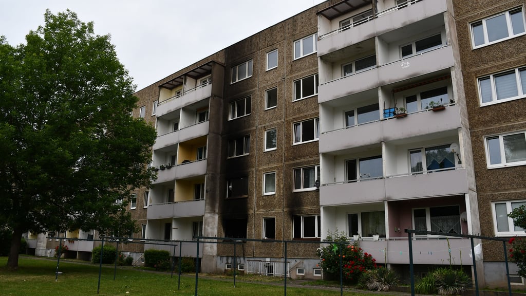 In Magdeburg hat es in einem Mehrfamilienhaus gebrannt.