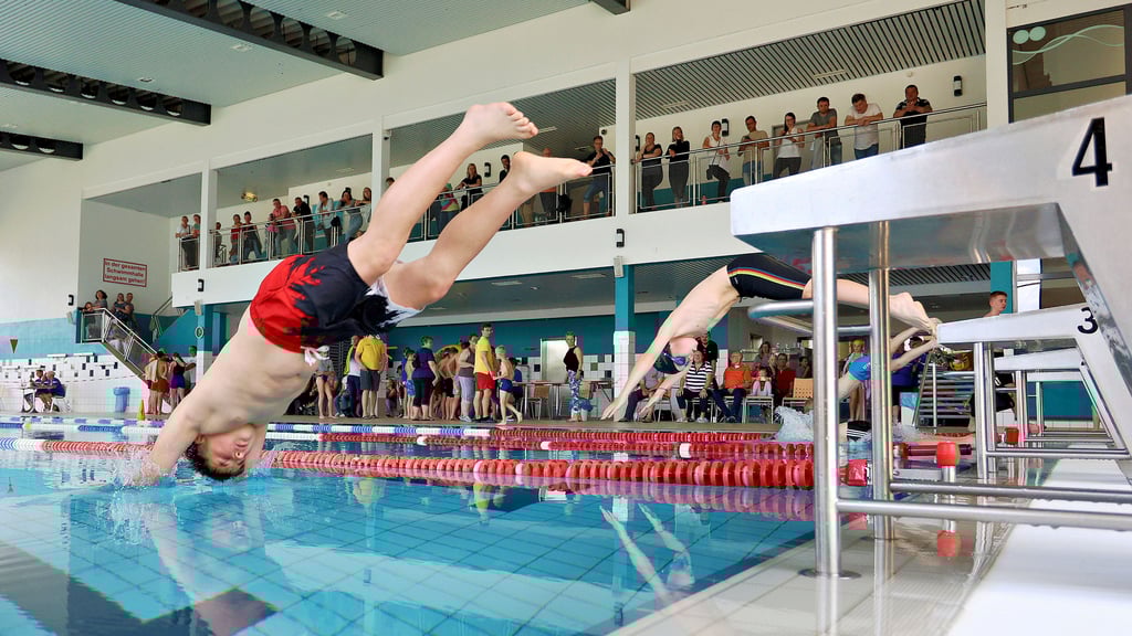 Lok Aschersleben lud zu den Kreis-Kinder- und Jugendspielen in das Schwimmbecken des Ballhauses der Einestadt.