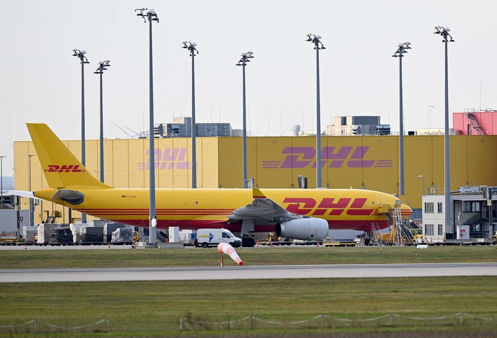 Die Gewerkschaft Verdi hat die Beschäftigten des DHL-Frachtdrehkreuzes in Leipzig zum dreitägigen Streik aufgerufen. (Archiv-Symbolfoto)