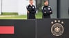 Julian Nagelsmann (l) will mit der Nationalmannschaft ins Finale der Nations League.