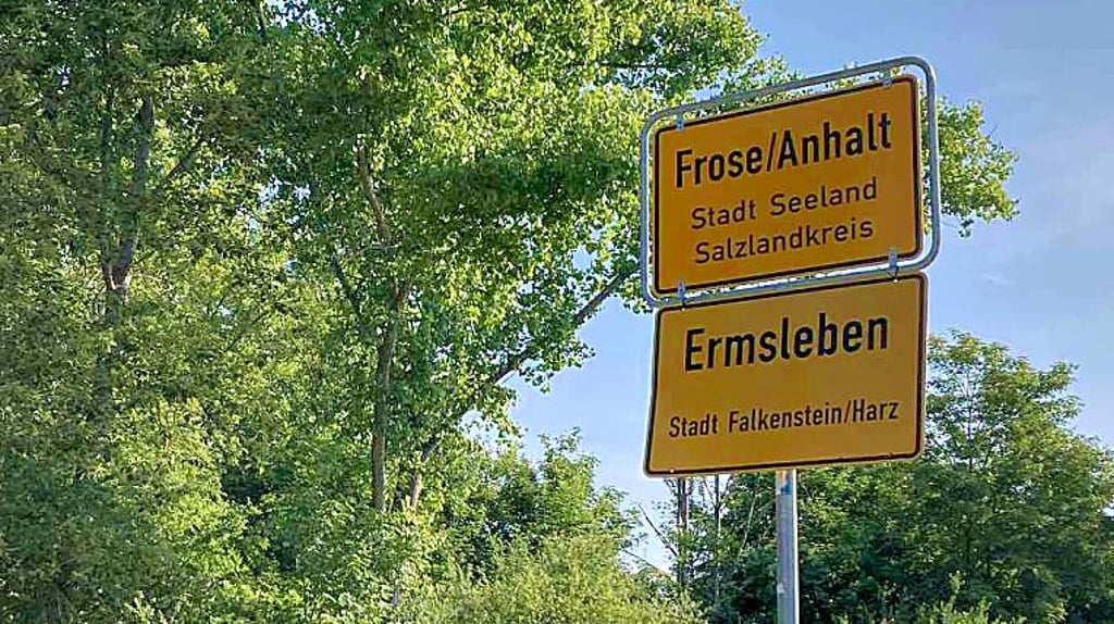 Frose oder Ermsleben? Das „doppelte Lottchen“ am Ortseingang sorgte am Wochenende in Frose für Verwirrung.