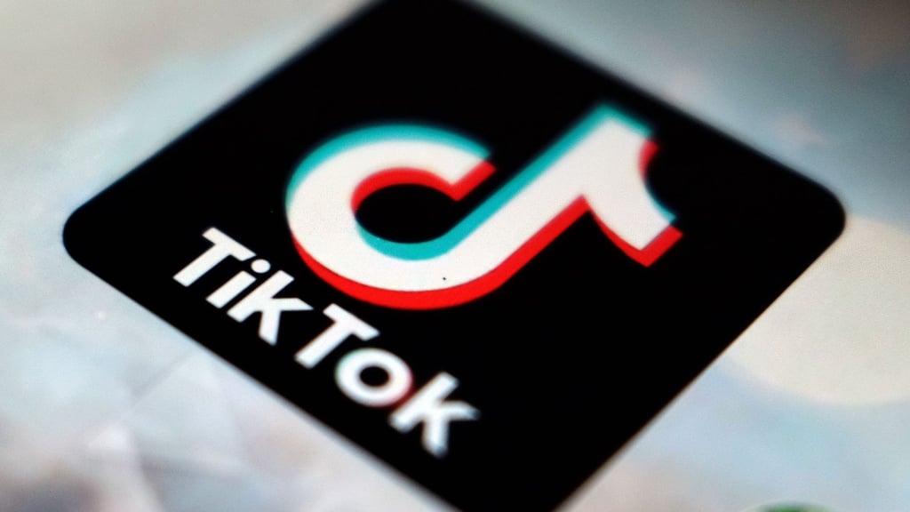 Eine gemeinnützige Verbraucherstiftung aus den Niederlanden hat beim Kammergericht Berlin eine Schadenersatzklage gegen die Videoplattform Tiktok eingereicht.