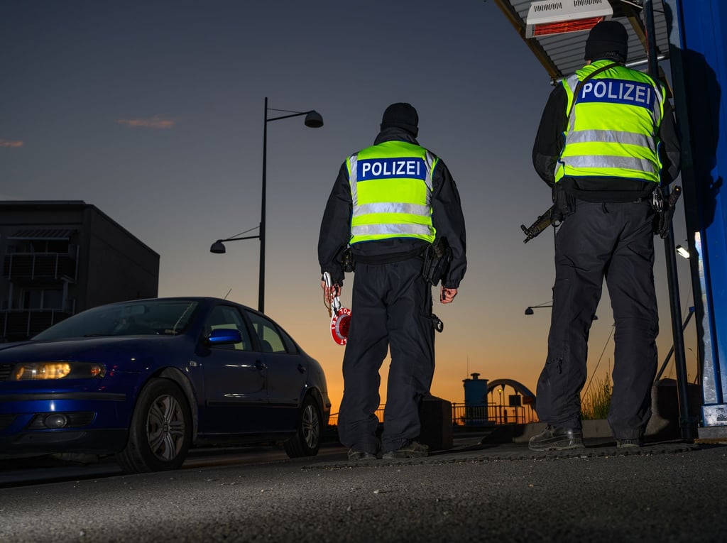 Die Bundespolizei ist für Kontrollen gegen irreguläre Migration an den Grenzen im Einsatz. (Archivbild)