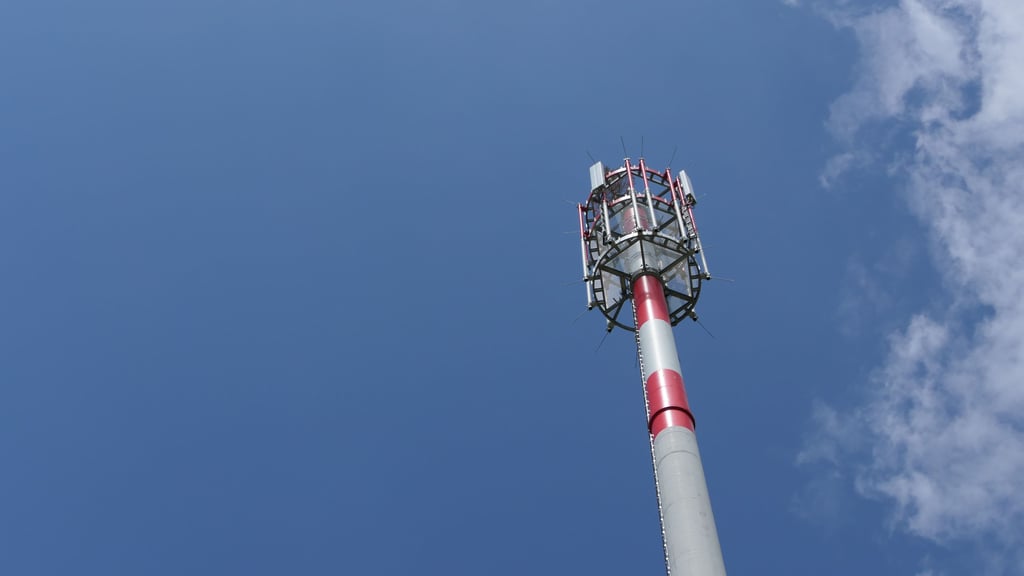 52 Meter hoch ist der erste geförderte Funkmast in Sachsen-Anhalt, der am Rand von Landgrafroda auch in Richtung Allstedt senden wird.