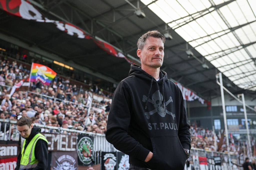 Will offenbar beim FC St. Pauli bleiben: Trainer Alexander Blessin.