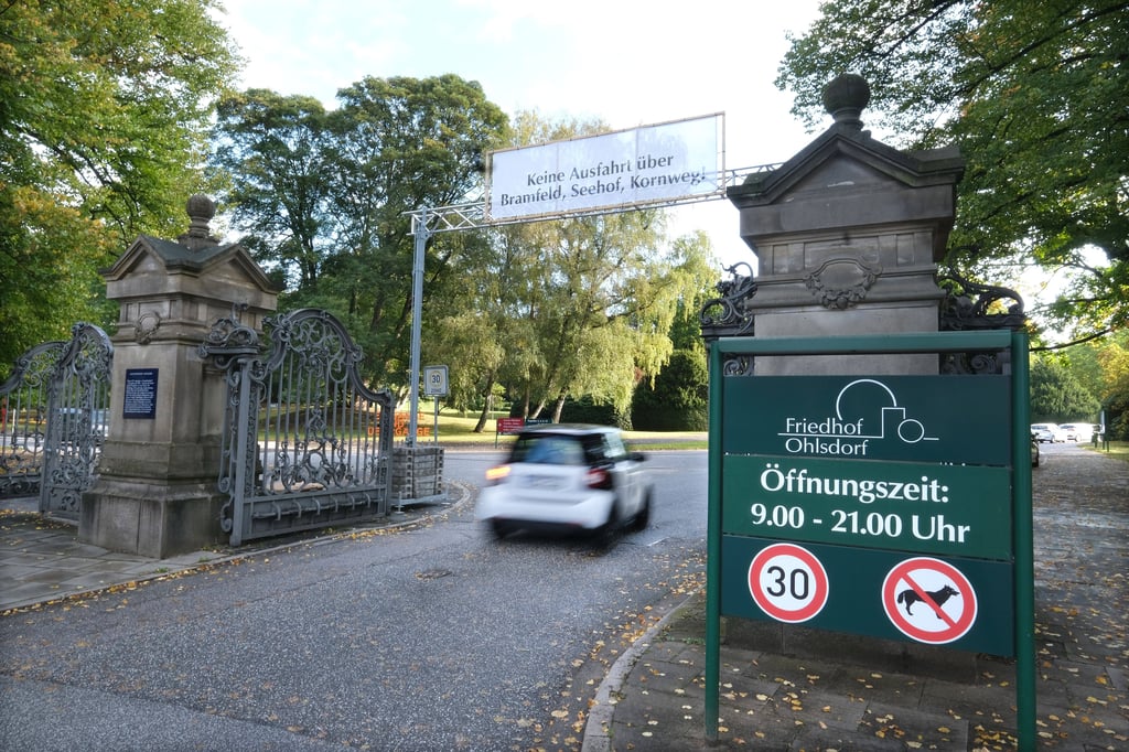 Auf dem Hamburger Friedhof Ohlsdorf wurde Naddel beigesetzt.