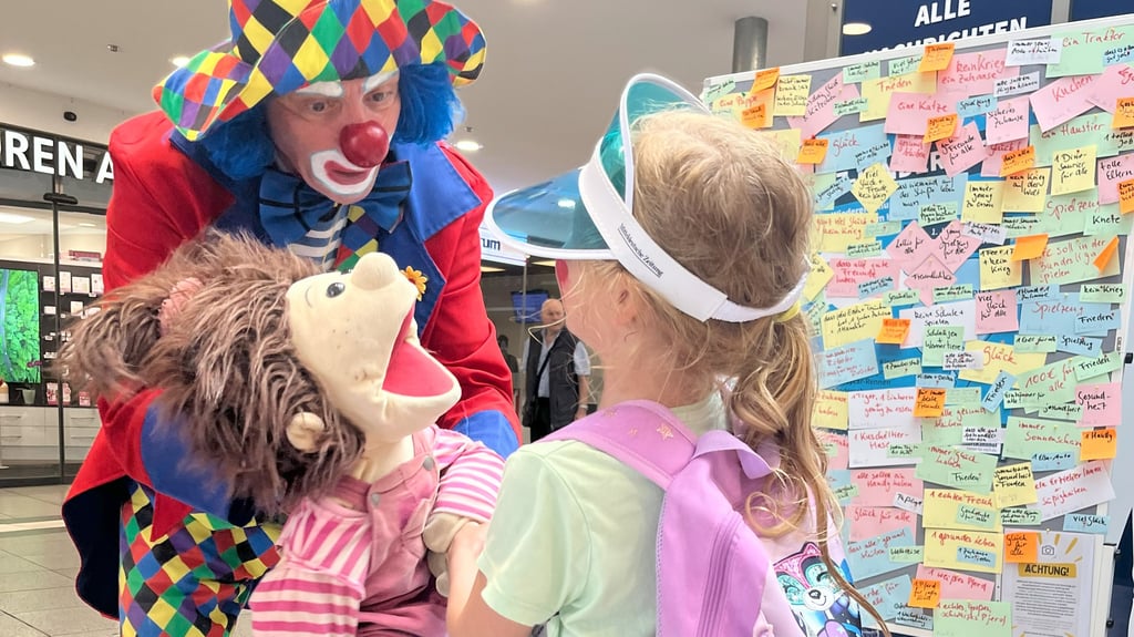 Clown Lulo hat beim MZ-Kindertag bis zum letzten Kind für Gaudi gesorgt.