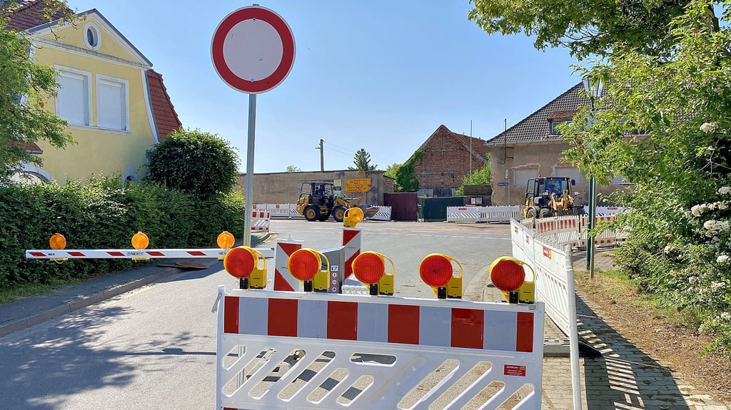 Die Baustelle auf der Ortsdurchfahrt Königsborn aus Richtung Woltersdorf kommend.