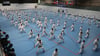 Karate-Sportler aus zahlreichen verschiedenen Ländern trainierten über vier Tage gemeinsam in Magdeburg.