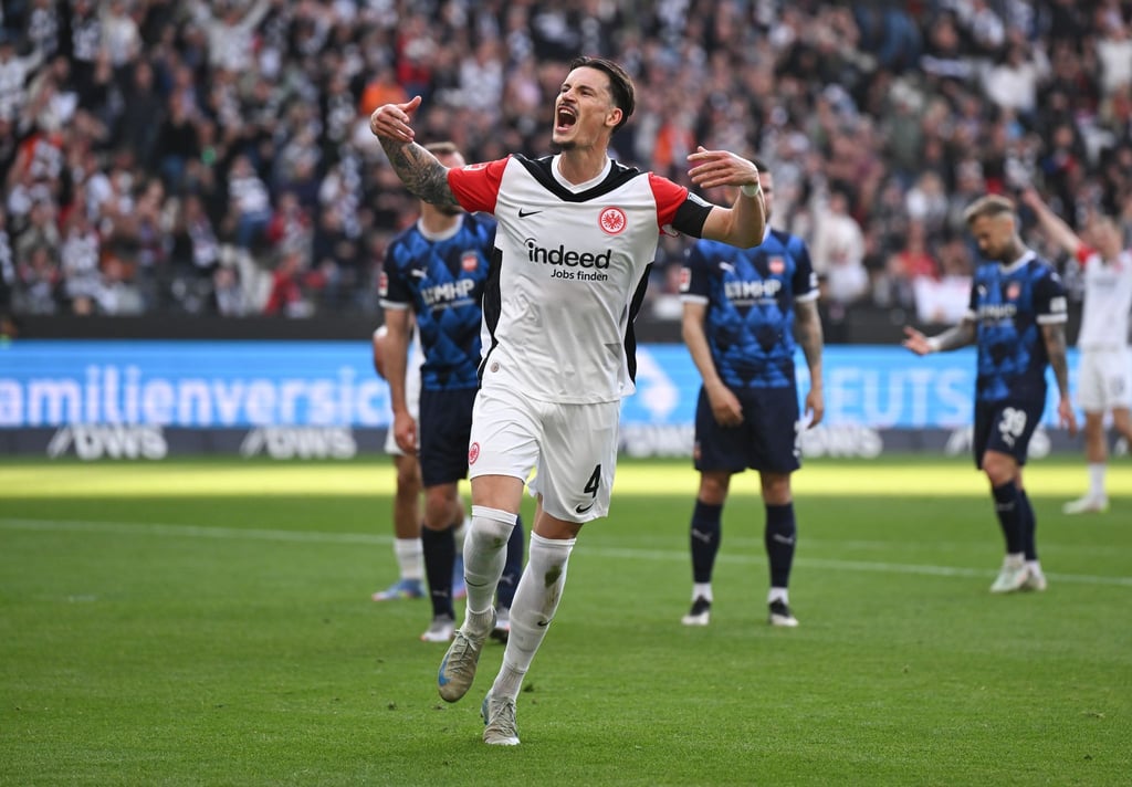 Robin Koch soll seinen Vertrag bei Eintracht Frankfurt laut einem Medienbericht bis 2030 verlängern.