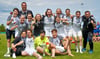 Die Fußballfrauen von Stahl Aken sind am Sonntag in Bitterfeld Kleinfeld-Landesmeister 2025 geworden. Der Jubel ist groß.