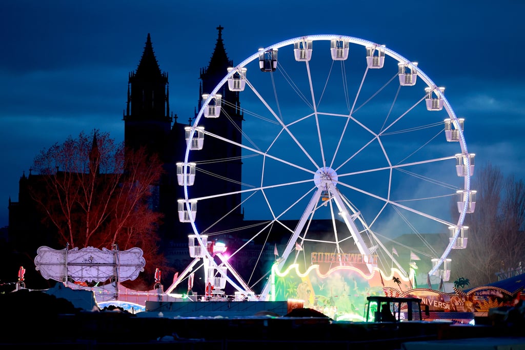 Das Riesenrad gehört fest zur Magdeburger Messe am Kleinen Stadtmarsch.