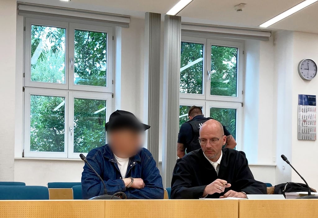 Weil er unter freiem Himmel in Erfurt einen Bekannten mit einer Pumpgun erschossen haben soll, ist ein Mann vor dem Landgericht Erfurt verurteilt worden. (Archivbild)
