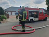 In Buchwitz hat ein Geräteschuppen auf dem Grundstücke eines Einfamilienhauses gebrannt. Das Feuer drohte, auf den Dachstuhl des Hauses überzugreifen. 