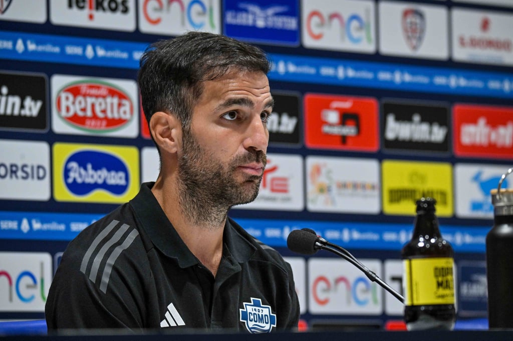 Kein Wechsel zu RB: Cesc Fabregas bleibt Trainer bei Como 1907