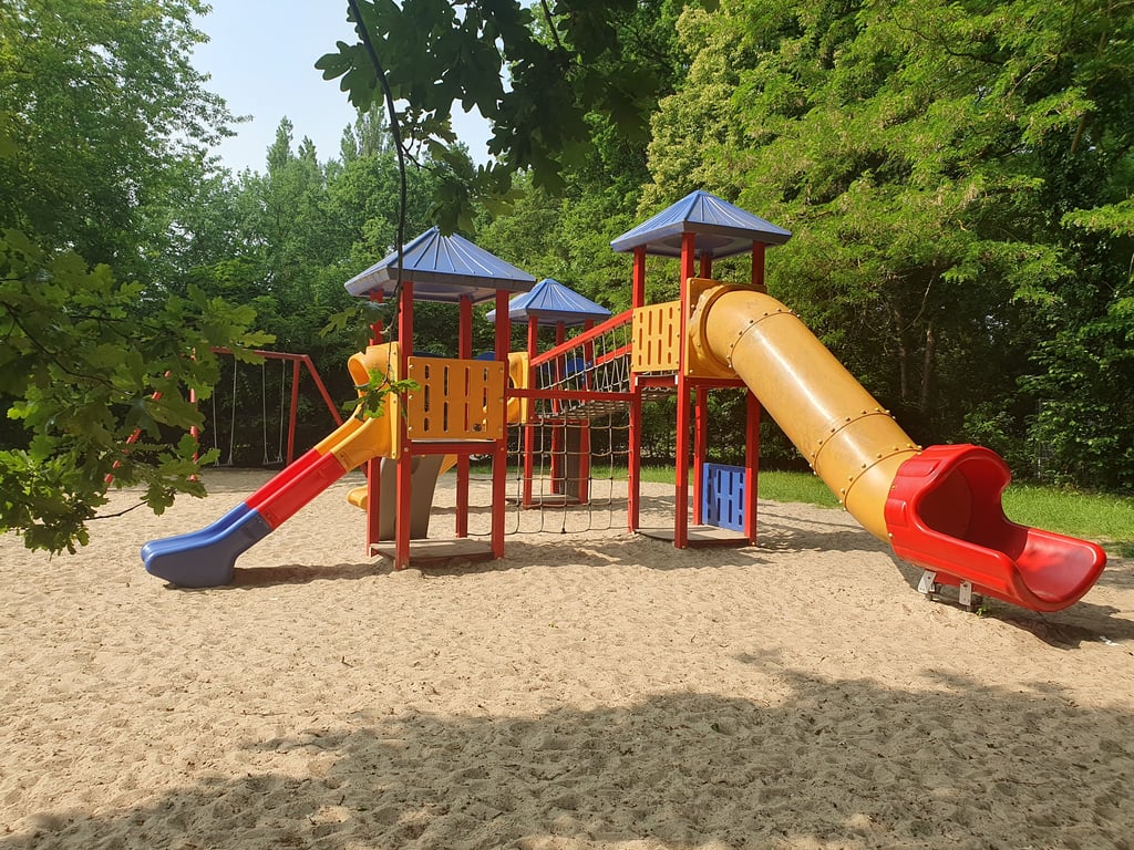 Der Spielplatz im Park des Friedens soll nach dem Willen der Fraktion die Linke eine Beleuchtung erhalten.