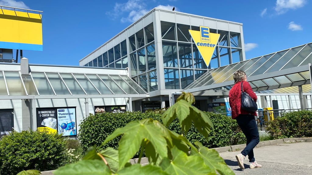 Das Edeka-Center in Wernigerode wird seit Monaten saniert. Bei den Kunden weckt das nicht nur Vorfreude auf einen modernen Markt, sondern aktuell mehr Frust aufgrund leerer Regale.