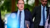 Polizisten können nicht belangt werden, argumentiert Innenminister Dobrindt. (Archivbild)