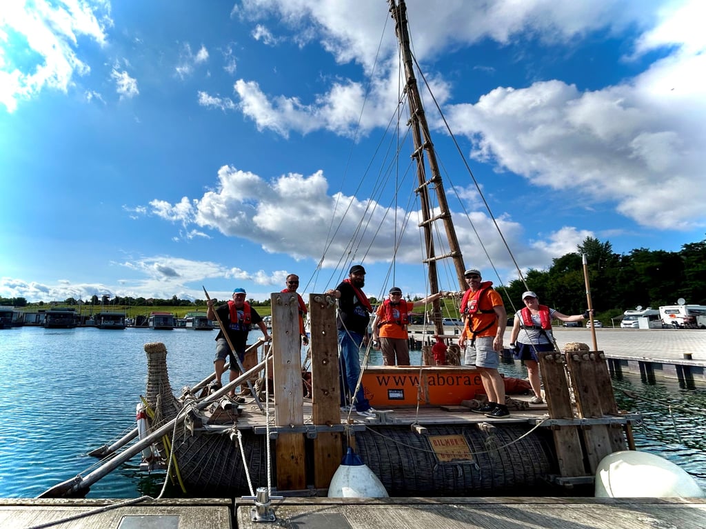 So sieht es aus, wenn die "Abora"-Crew auf dem Geiseltalsee trainiert.