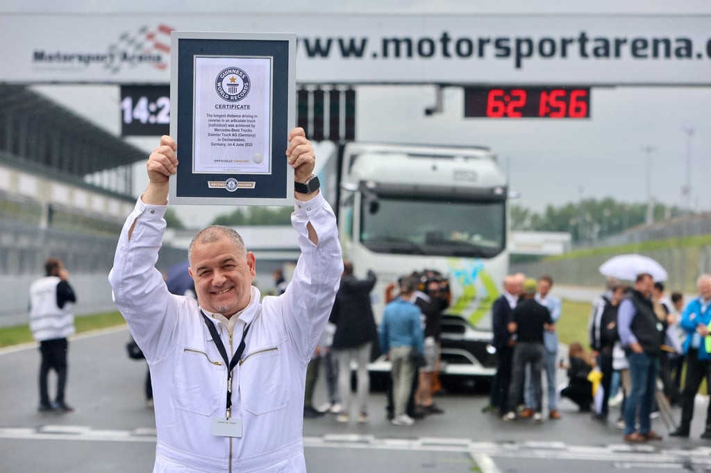 Fahrer Marco Hellgrewe war mit dem E-Lkw 124,7 Kilometer im Rückwärtsgang auf der Rennstrecke unterwegs.
