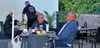 Bei schönem Wetter wird auch der Außenbereich des griechischen Restaurants „Zum Athos" vermehrt frequentiert.