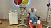 Stefan Ackermann spendet fast jede Woche, rund 45 Minuten dauert der Prozess.