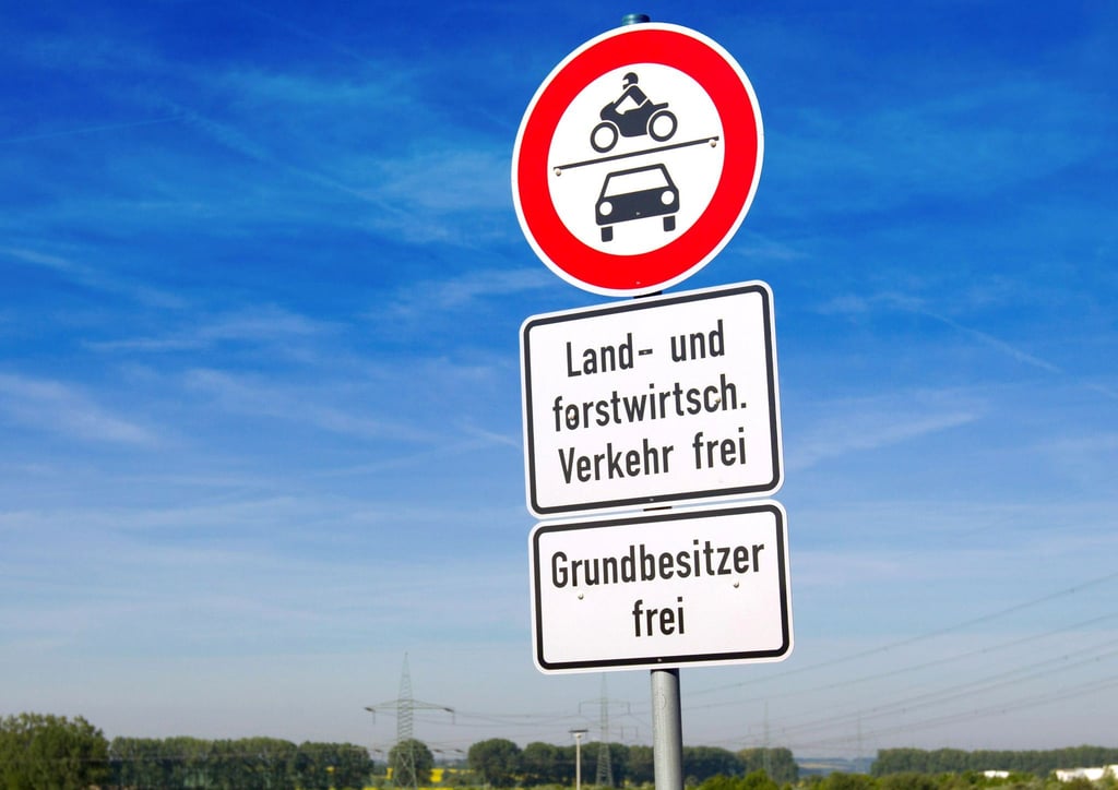 Durchfahrt verboten: Generell ja, aber die Zusatzschilder definieren Ausnahmen.