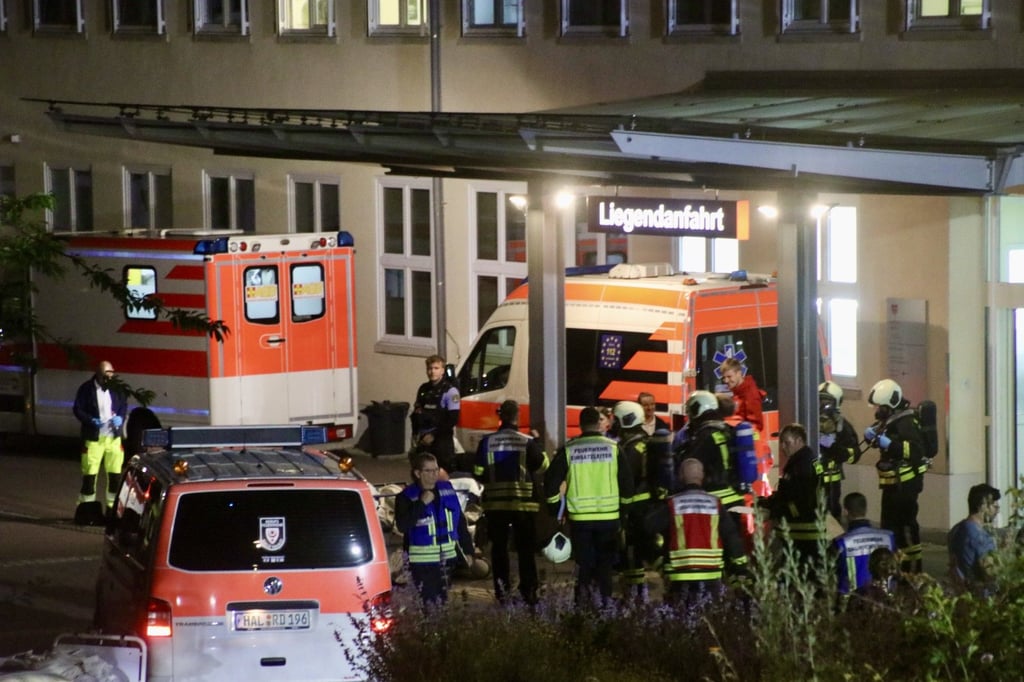 Mit einem Großaufgebot waren Rettungskräfte und Polizei am Martha Maria im Einsatz.