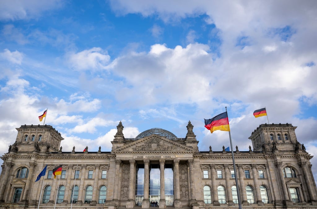 Am 1. Juli erhalten die Abgeordneten des Bundestags mehr Geld.