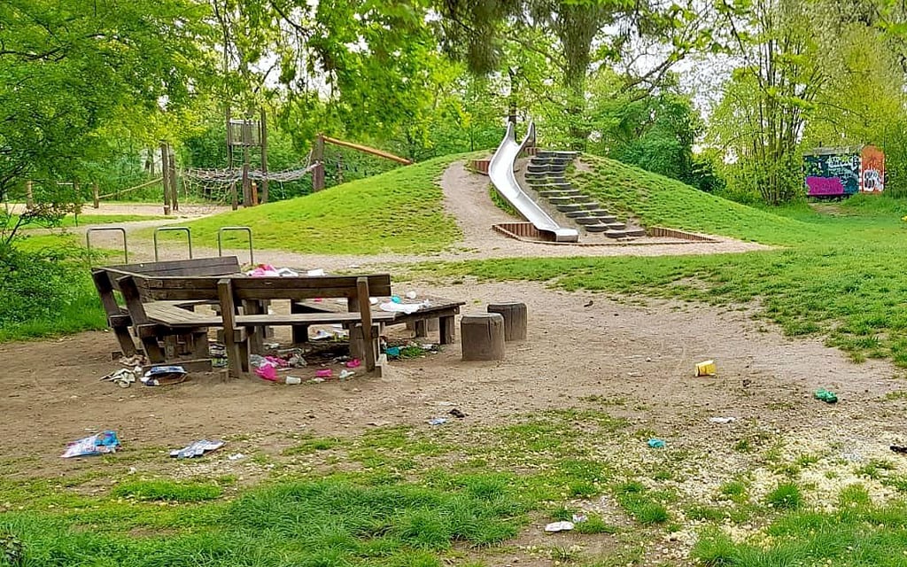 Dieser Anblick der Abenteuerwiese in Köthen stört Anwohner und Familien.