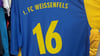 Das Trikot der Niummer 16 des 1. FC Weißenfels ist in einem Shop an der portugiesischen Algarve aufgetaucht.