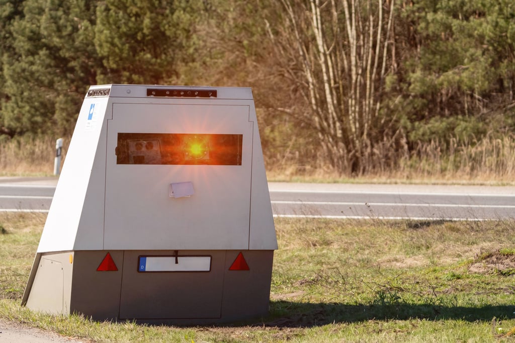 In Plodda im Landkreis Anhalt-Bitterfeld wurde ein Autofahrer mit 142 Kilometern in der Stunde geblitzt.