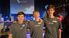Echte Auskenner in Sachen Erdkunde: Luiz Loewenstein aus Hamburg (Platz 3, l-r), Damian Schillinger aus Baden-Württemberg (Platz 1) und Artur Richter aus Sachsen (Platz 2).