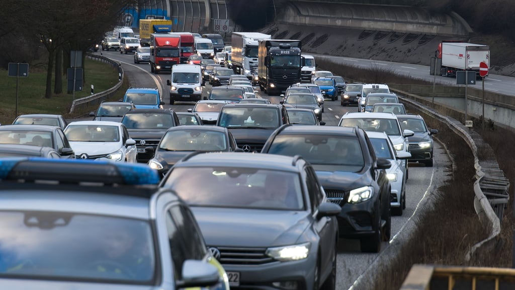Staus werden zu Pfingsten auf der Autobahn 9 zwischen Naumburg und Droyßig erwartet.